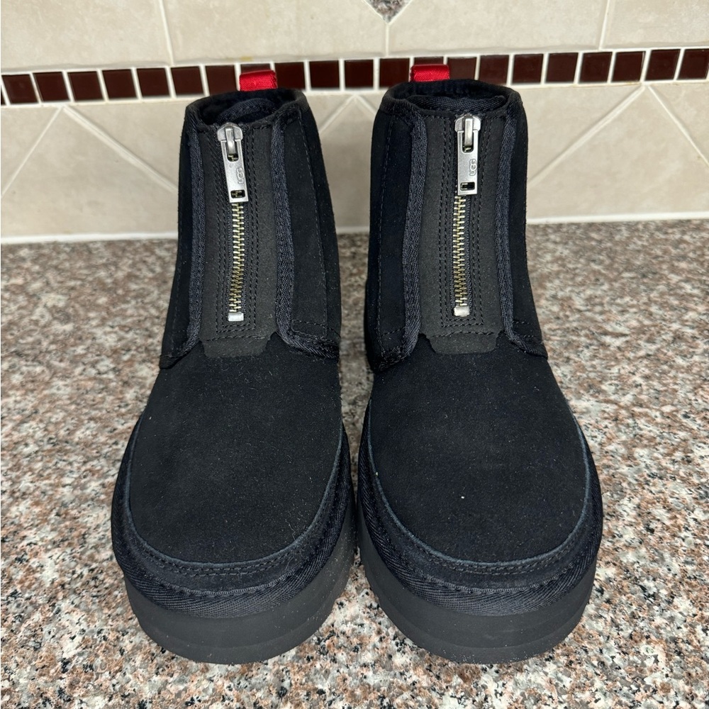 New UGG Platform Zip Boots Black